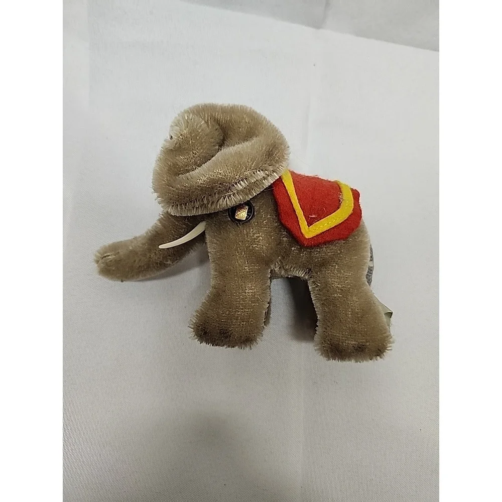 Grisly Elephant ID Button Felt Saddles With Tusks 5 Inches 810/10 - Picture 3 of 5